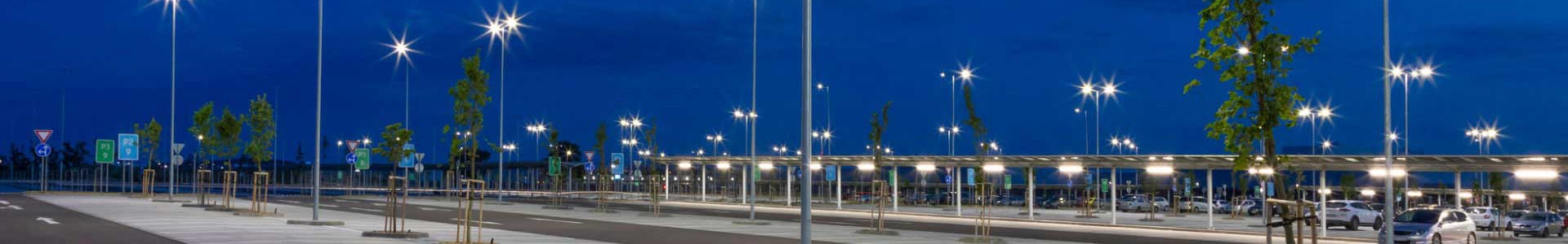 Détecteurs intelligents montés sur luminaire dans un parc de stationnement